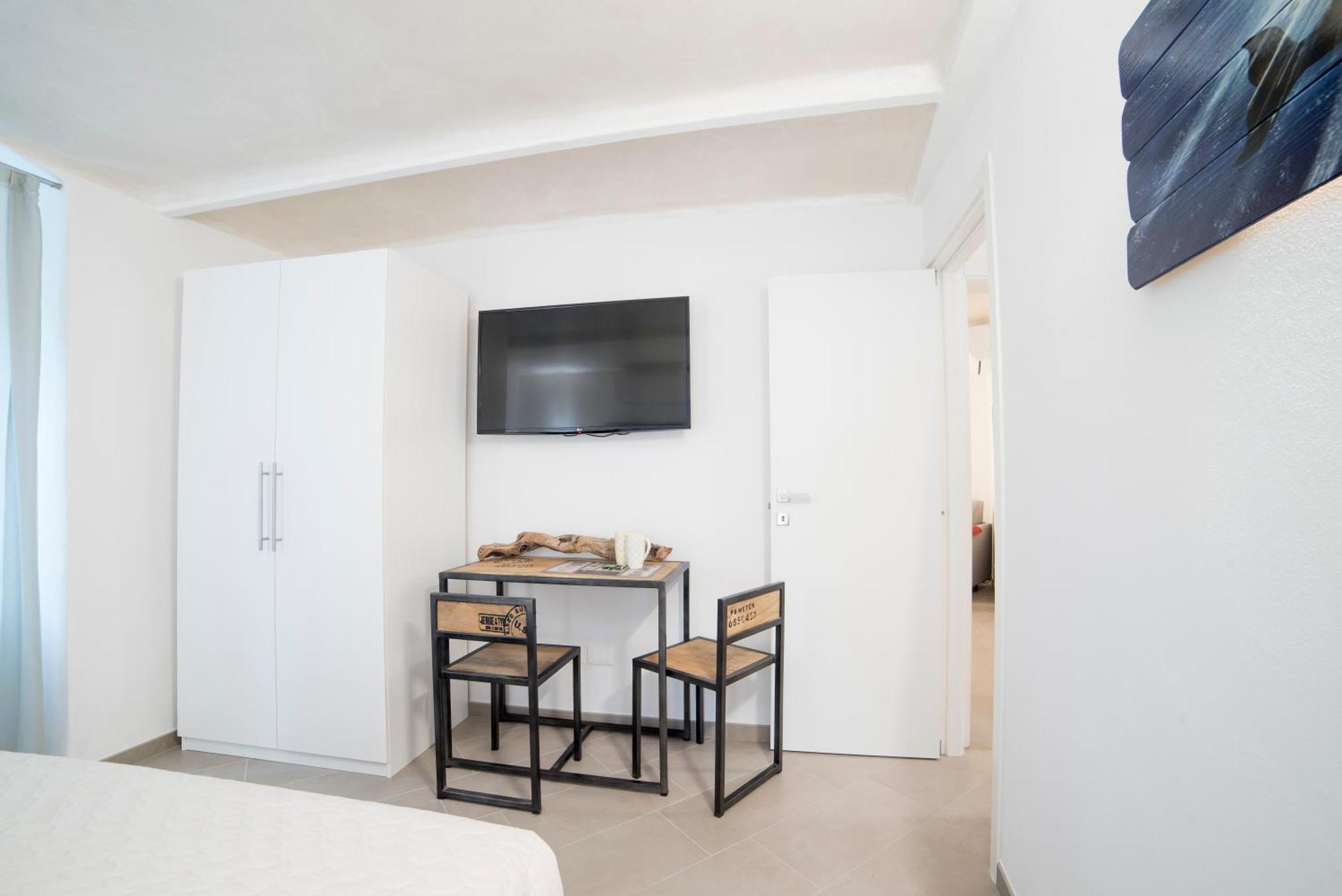 330 Holiday Apartments マナローラ エクステリア 写真